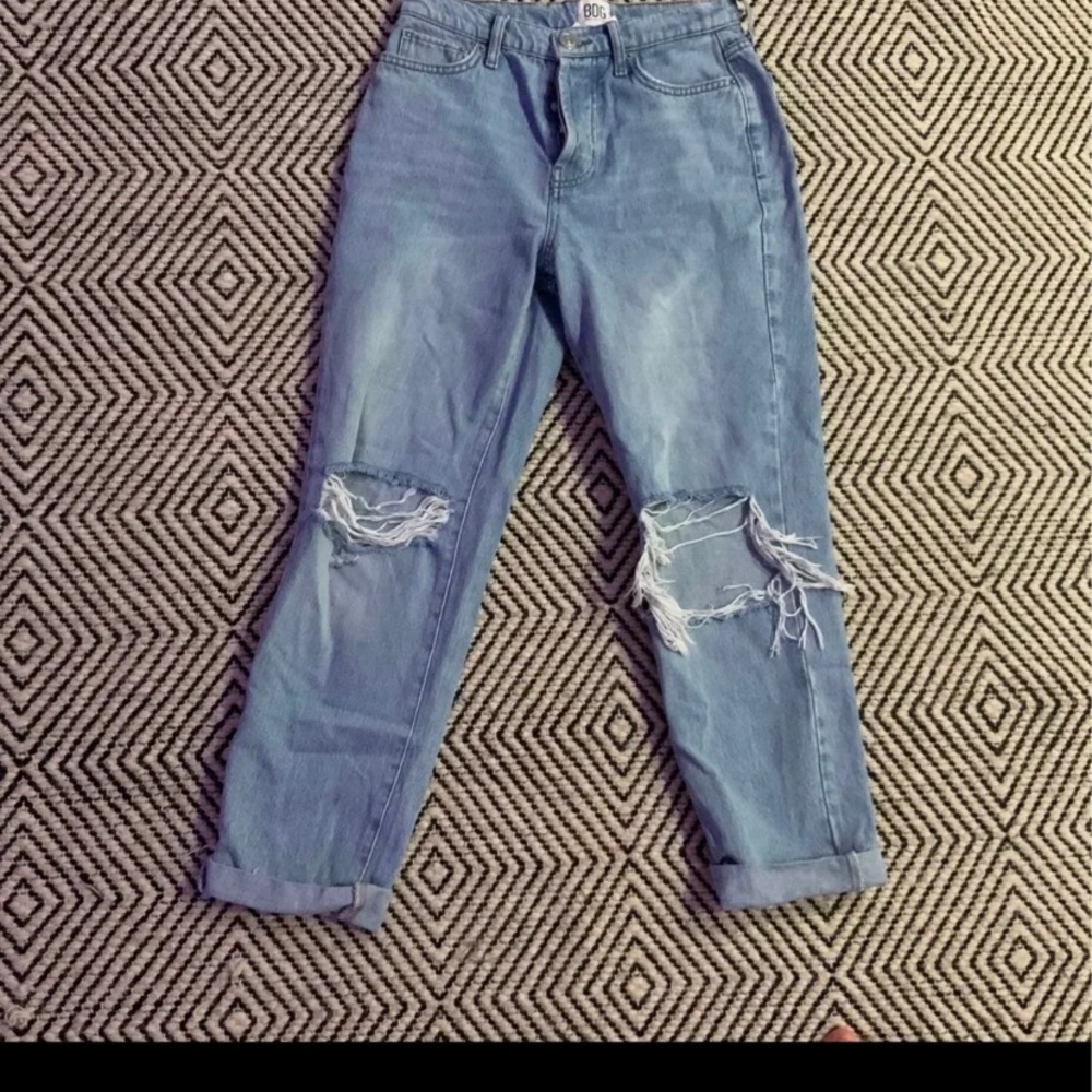 BDG Ripped mom jeans